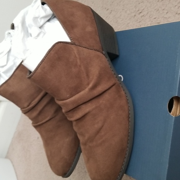 NWB G.H. Bass & Co. Chestnut Ruched Erica Ankle Boot - Picture 6 of 11